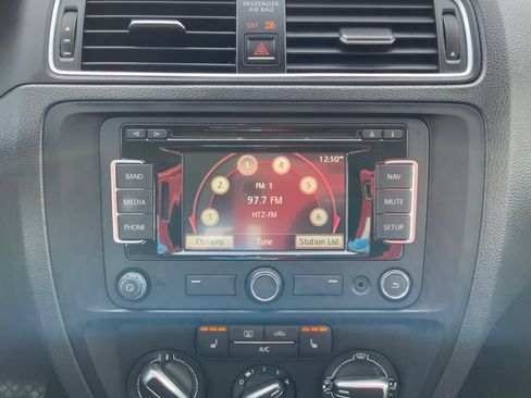 Used 2015 Volkswagen Jetta SE image 14