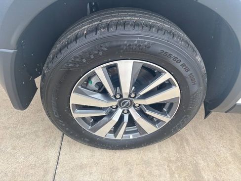 Certified 2024 Nissan Pathfinder SL image 11