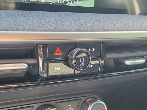 Certified 2025 Nissan Kicks SV image 33