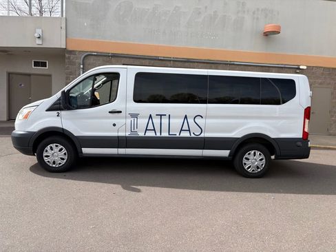 Used 2016 Ford Transit 350 XLT image 4