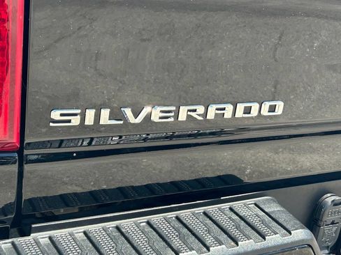 Used 2023 Chevrolet Silverado 2500 Custom w/ Custom Value Package AWD/4WD image 24
