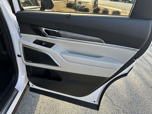 Used 2021 Kia Telluride SX w/ Nightfall Edition Package image 19