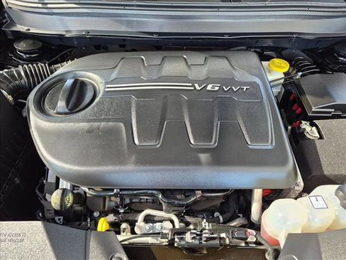 Used 2022 Jeep Cherokee Latitude Lux w/ Mopar Interior Package AWD/4WD image 22