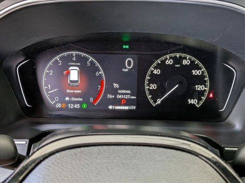 Used 2025 Honda Pilot Touring image 11