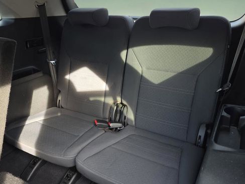 Used 2019 Kia Sorento LX w/ LX Convenience Package image 17