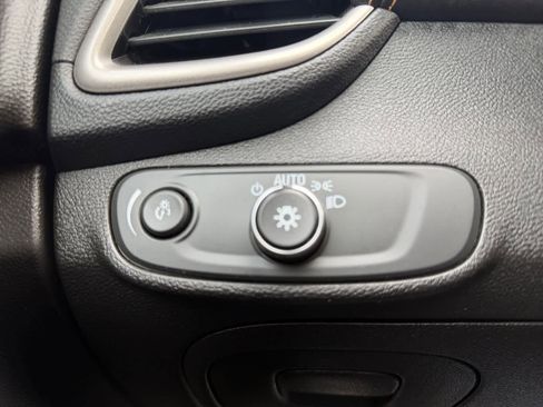 Used 2018 Chevrolet Trax LS image 18