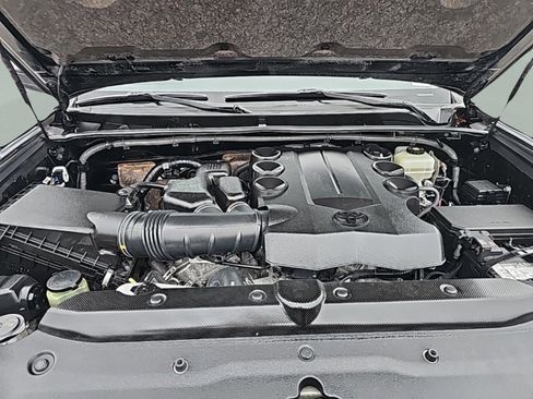 Used 2020 Toyota 4Runner SR5 image 8