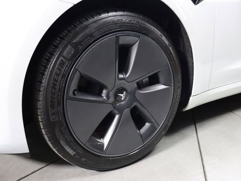 Used 2023 Tesla Model 3 Standard Range image 16