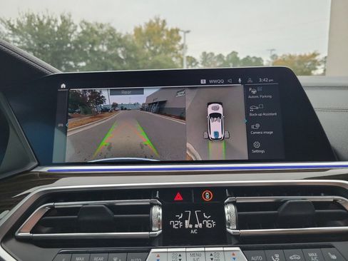 Used 2023 BMW X5 xDrive40i w/ Premium Package image 19