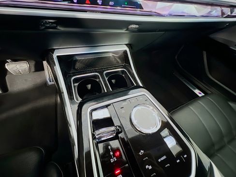 Used 2024 BMW 740i RWD image 25