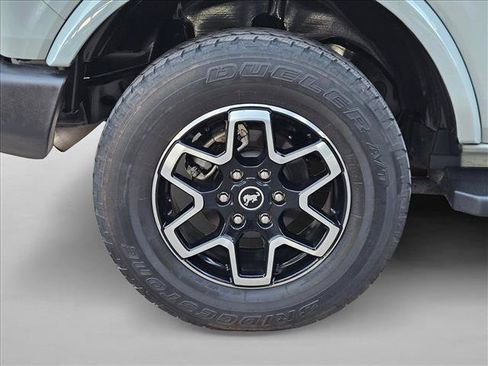 Used 2024 Ford Bronco Outer Banks AWD/4WD image 19