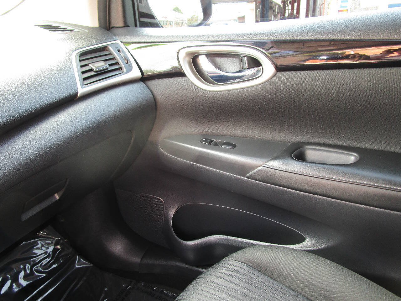 Used 2019 Nissan Sentra SV FWD image 15