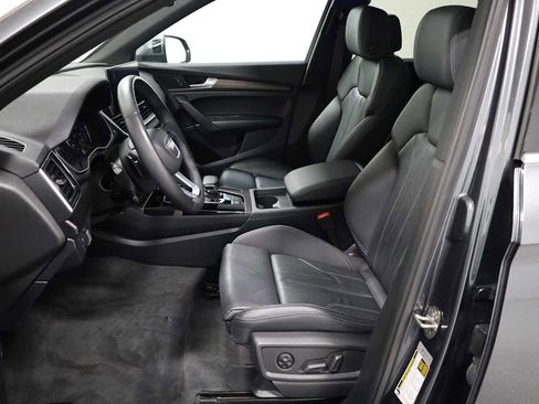 Used 2023 Audi Q5 2.0T Premium w/ Convenience Package image 5