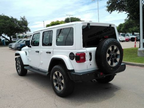 Used 2019 Jeep Wrangler Unlimited Sahara AWD/4WD image 12