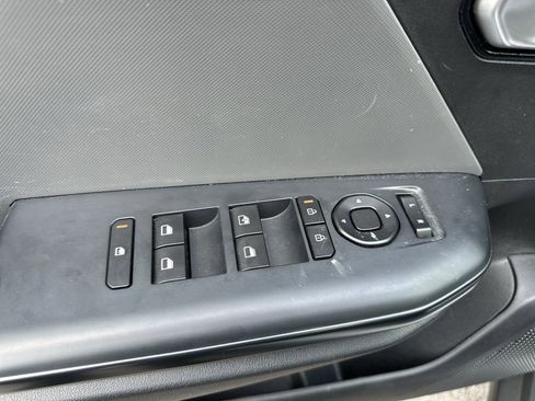 New 2025 Kia K4 LX image 13