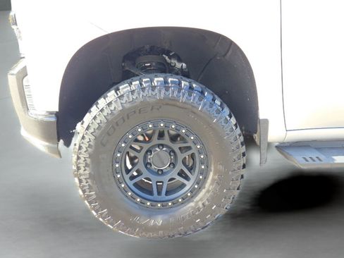 Used 2020 Chevrolet Silverado 1500 Custom Trail Boss w/ Custom Convenience Package image 10