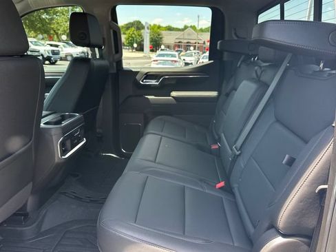 Used 2024 GMC Sierra 1500 SLT w/ SLT Convenience Package AWD/4WD image 13