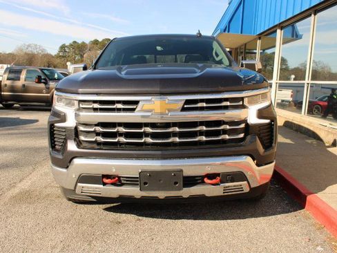 Used 2022 Chevrolet Silverado 1500 LTZ w/ Technology Package image 2