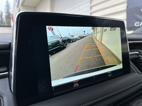 Used 2024 GMC Yukon SLE image 23