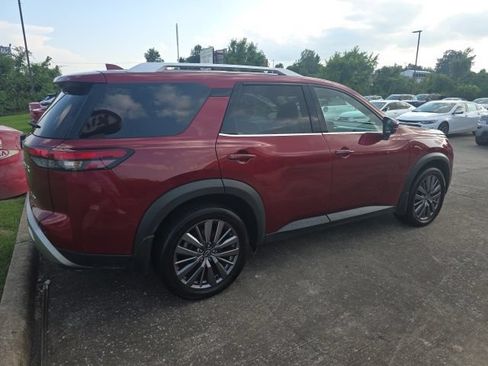 Used 2023 Nissan Pathfinder SL w/ SL Premium Package AWD/4WD image 7