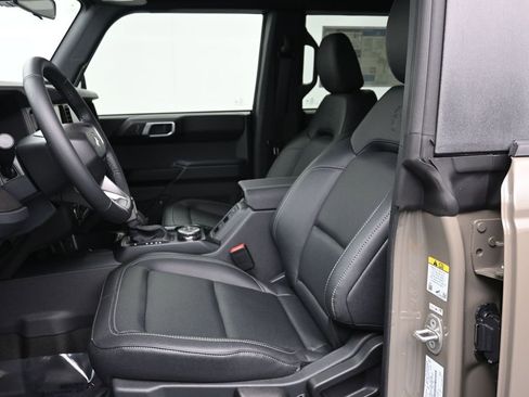 New 2025 Ford Bronco Badlands w/ Sasquatch Package image 13