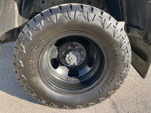 Used 2018 RAM 3500 Tradesman w/ Chrome Appearance Group image 12