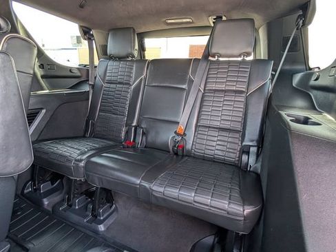 Used 2023 Cadillac Escalade Premium Luxury Platinum AWD/4WD image 23