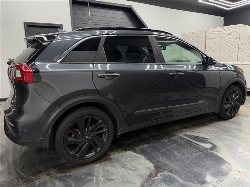Used 2018 Kia Niro EX w/ EX Touring Graphite Edition FWD image 7