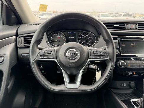 Used 2020 Nissan Rogue S image 18