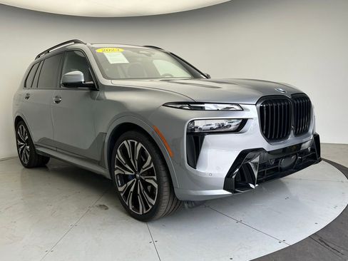 Used 2023 BMW X7 xDrive40i w/ Executive Package image 2