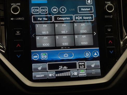 Used 2025 Subaru Ascent Onyx Edition w/ Onyx Package AWD/4WD image 10