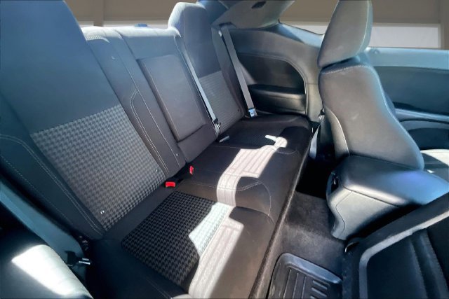 Used 2015 Dodge Challenger SXT RWD image 24