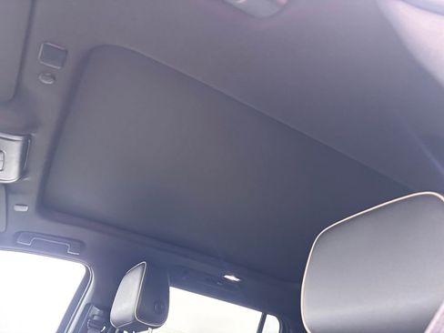Used 2023 Chevrolet Suburban Premier RWD image 12