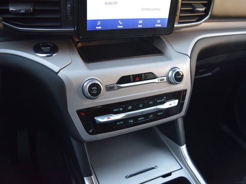 Certified 2023 Ford Explorer XLT w/ Equipment Group 202A image 15