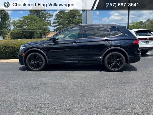 Used 2023 Volkswagen Tiguan SE R-Line AWD/4WD image 4