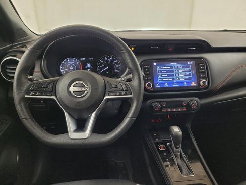 Used 2023 Nissan Kicks SR w/ SR Premium Package FWD image 22