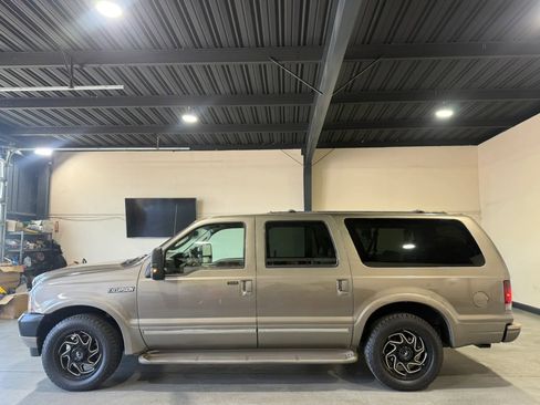 Used 2004 Ford Excursion Limited RWD image 5