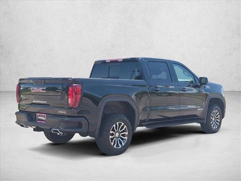 Used 2022 GMC Sierra 1500 AT4 w/ AT4 Preferred Package AWD/4WD image 5
