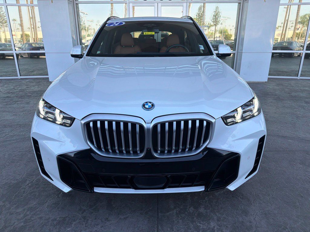 Used 2024 BMW X5 xDrive50e w/ Executive Package AWD/4WD image 2