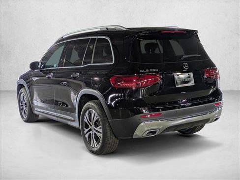New 2025 Mercedes-Benz GLB 250 image 9
