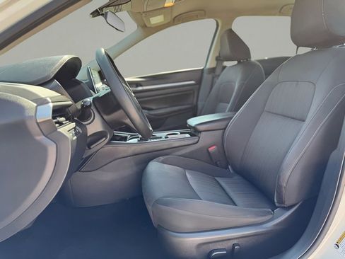 Used 2023 Nissan Altima 2.5 SV image 16