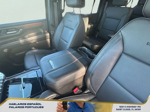 Used 2025 GMC Yukon XL Denali AWD/4WD image 25