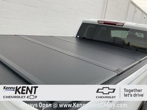 Used 2023 GMC Sierra 1500 SLE image 12