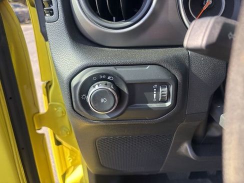 Used 2023 Jeep Wrangler Willys image 19