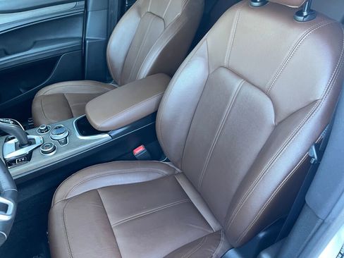 Used 2022 Alfa Romeo Stelvio Ti image 13