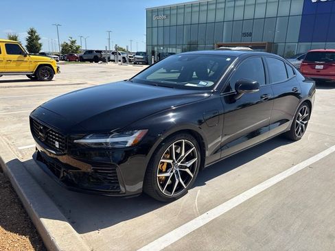 Used 2019 Volvo S60 T8 R-Design AWD/4WD image 2