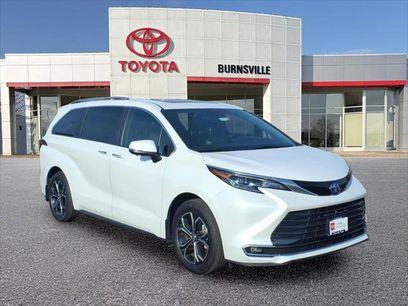 Certified 2025 Toyota Sienna Platinum