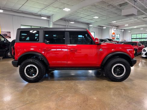 Used 2023 Ford Bronco Outer Banks w/ Sasquatch Package AWD/4WD image 9