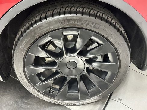 Used 2021 Tesla Model Y Long Range image 22