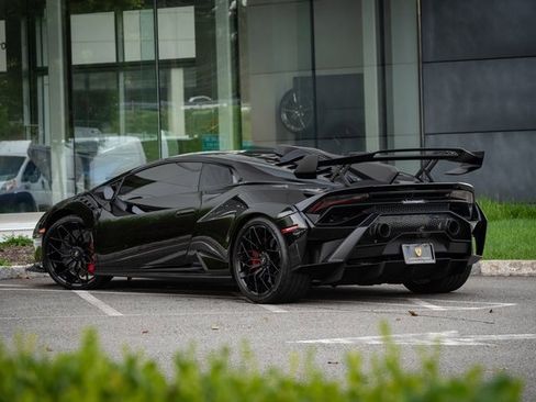 Used 2022 Lamborghini Huracan STO image 30